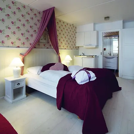 Kommandorgarden 3*